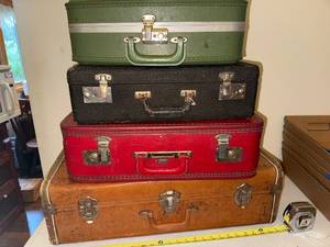 lot 80 image: Collection of 4 Vintage Suitcases in Assorted Colors and Styles