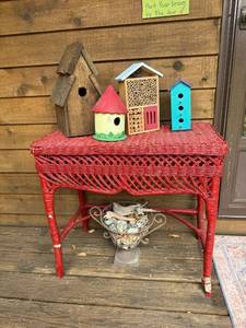 lot 90G image: Red Wicker Side Table with 4 Decorative Birdhouses and Bug Hotel