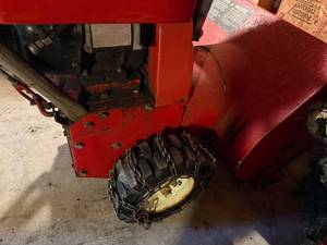 Toro 824 Gas Snowblower with Chains and Shovel