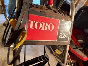 Toro 824 Gas Snowblower with Chains and Shovel