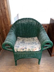 lot 1 image: Green Wicker Armchair with Floral Cushion
