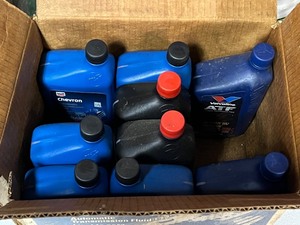 lot 5G image: Box of 9 Quarts Automatic Transmission Fluid Chevron, Valvoline, OReilly
