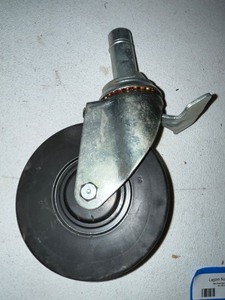 lot 7G image: Box of 7 Swivel Caster Wheels with Brakes