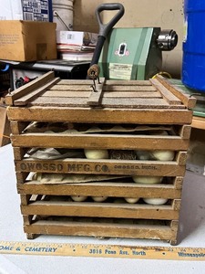 lot 18G image: Vintage Owosso MFG Wooden Egg Crate with Egg Trays