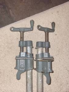 lot 142 image: Pair of Heavy Duty Pipe Clamps with Adjustable Heads