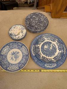 lot 11U image: Collection of Blue and White Patterned Porcelain Plates and Bowls