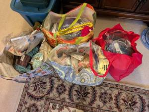 lot 15U image: Large Lot of Assorted Yarn, Knitting Looms, and Crochet Supplies in Bags