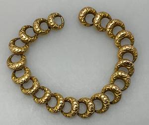 lot 240 image: Est. $675.00 - $700.00 Victorian Bracelet No Clasps (9 Grams)