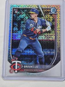 lot 58 image: Brooks Lee Rookie 2025 Topps Chrome Mojo Refractor #72 - Minnesota Twins Baseball Card