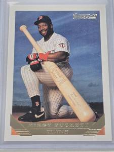 lot 276 image: Kirby Puckett 1993 Topps Gold #200 - Minnesota Twins Baseball Card