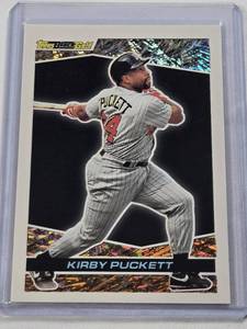 lot 278 image: Kirby Puckett 1993 Topps Black Gold #40 - Minnesota Twins Baseball Card