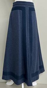 lot 13 image: Marc Jacobs Virgin Wool Maxi Skirt Size 6 Gray Blue