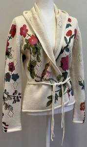 lot 31 image: Oilily Medium Knit Cardigan with Floral and Bird Design - Size M
