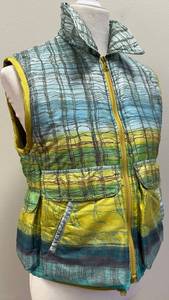 lot 48 image: Oilily Womens Easy Wear XS Puffer Vest with Abstract Pattern