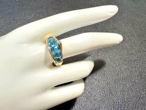 18k Gold Ring with Blue Topaz and Diamonds, Size 9, 7.6g