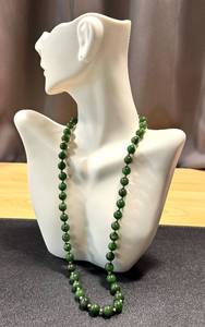 lot 13AC image: 19 Inch Green Jade Bead Necklace with 14K Gold Clasp