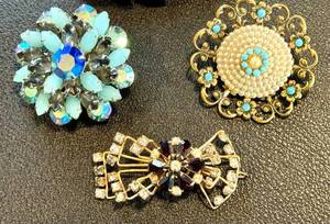 lot 25VB image: Set of 3 Vintage Costume Brooches with Rhinestones and Faux Pearls