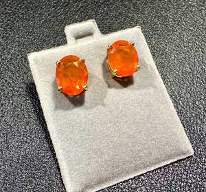 lot 36AC image: 14k Gold Mandarin Garnet Oval Stud Earrings