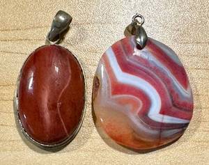 lot 39MA image: Set of 2 Stone Pendants Red Jasper and Banded Lace Agate