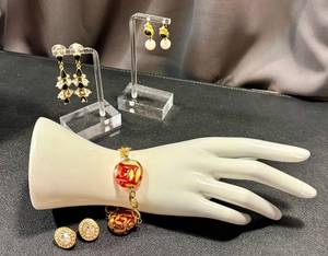 lot 41AK image: Fashion Jewelry Assortment Including 2 Trifari Earrings and Art Glass Bracelet