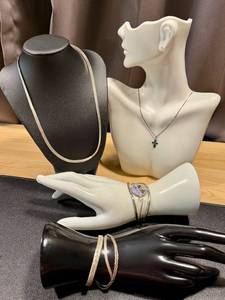 lot 44GG image: Assorted Sterling Silver Jewelry Collection with 18-Inch Chain and Non-Sterling Cross Pendant