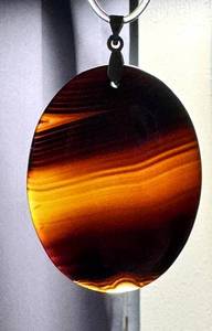 lot 44MA image: Polished Agate Pendant Necklace, 2.2 Inch Oval