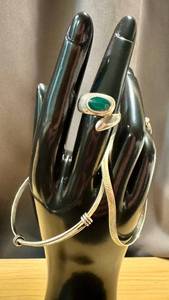 lot 46GG image: Sterling Silver Bracelet Set with Malachite Ring Size 7