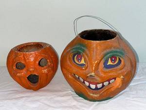 lot 1 image: Vintage Papier-Mch Halloween Jack-O-Lanterns