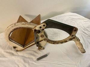lot 127 image: Vintage Raadvad Scandinavian Bread Slicer with Wooden Base