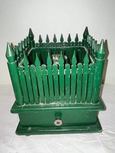 lot 130 image: Vintage Green Picket Fence Christmas Tree Stand