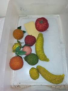 lot 50 image: Vintage Beaded Fruit Decor Collection - Set of 9