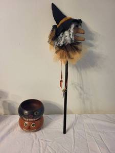 lot 59 image: Halloween Witch Puppet & Pumpkin Cat Face Bowl Set