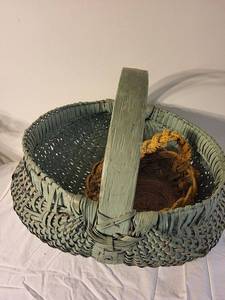 lot 96 image: Set of 2 Handcrafted Woven Baskets - Green and Yellow Rope
