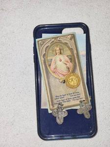 lot 105 image: Religious Medals and Holy Cards Lot