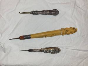 lot 107 image: Set of 3 Antique Crochet Hooks with Ornate Handles incl Sterling Silver