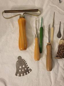 lot 203 image: Vintage Rug Hooking Tools Lot with Hooks and Accessories