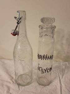 lot 206 image: Vintage Burnhams Jellycon and Glass Stopper Bottle Set
