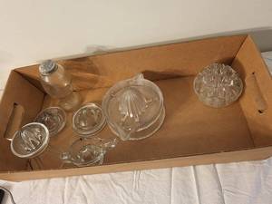 lot 212 image: Vintage Glass Juicers and Kitchenware Collection