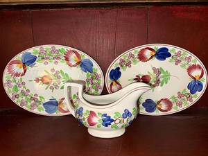lot 87 image: Vintage Villeroy & Boch Floral Stick Spatter Serving Set - 2 Plates & Gravy Boat