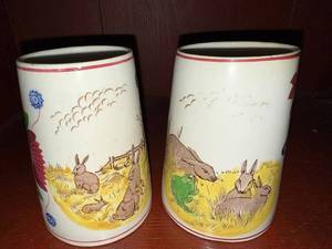 lot 152 image: Set of 2 Antique C 1900  Stick Spatter Rabbitware Rabbit Mugs