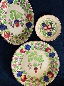 lot 157 image: Set of 3 Hand-Painted Floral Pattern Ceramic Plates