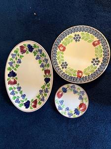 lot 158 image: Set of 3 Vintage Floral Design Plates