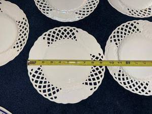 lot 160 image: Set of 10 White Lattice Ceramic Plates, 10-Inch Diameter