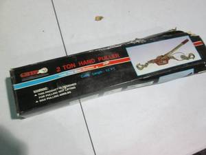 lot 5 image: Grip 2-ton come-a-long hand puller ...