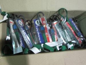 lot 22 image: 15pc 20in flat bungee cords...