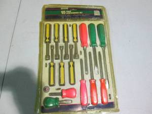 lot 28 image: 15pc flat, phillips, hex and torx s...
