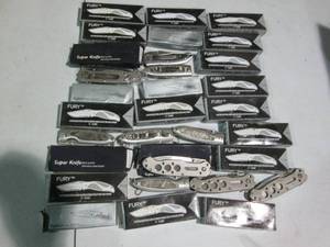 lot 31 image: Christmas is right around the corne...