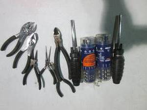 lot 67 image: Fiskars interchangeable bit ratchet...