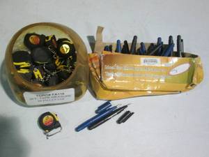 lot 71 image: Bulk bin of 3ft keychain tape measu...