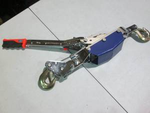 lot 80 image: 2-ton come-a-long hand puller with ...